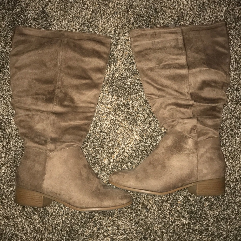 Like new only worn a couple times